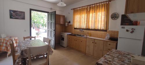 Dapur atau dapur kecil di Ektora's House