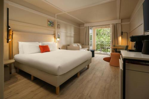 La Bastide de Mougins, a Tribute Portfolio Hotelにあるベッド