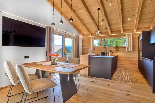 Μια τηλεόραση ή/και κέντρο ψυχαγωγίας στο Luxus Chalet Zur Resi