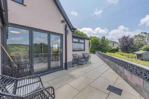 Μπαλκόνι ή βεράντα στο 5 Bed in Mynyddygarreg oc-c32367
