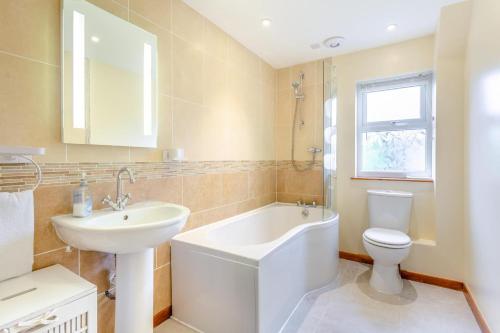 Ένα μπάνιο στο 3 Bed in Glenhinnisdal oc-s32340