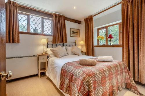 Una cama o camas en una habitación de 2 Bed in Sharrington oc-h32406