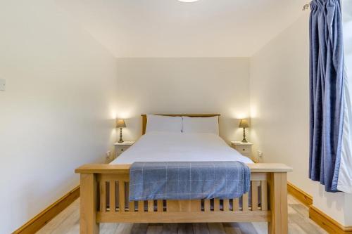 Postel nebo postele na pokoji v ubytování 1 Bed in Knapton oc-k32395