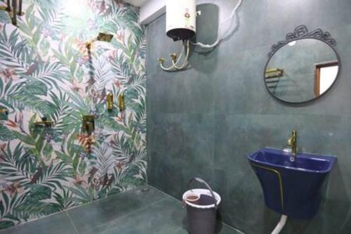 Koupelna v ubytování Poorna Farmhouse5BHKPoolJacuzziACLuxurious