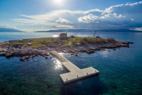 Apartment Algor 2 steps from the sea
