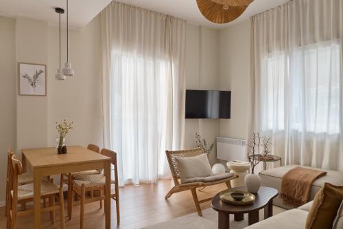 Earthy Comfort 2bd Apt With Koukaki Views