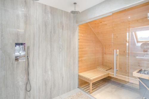 Bilik mandi di 1 Bed in Newburgh oc-h32593