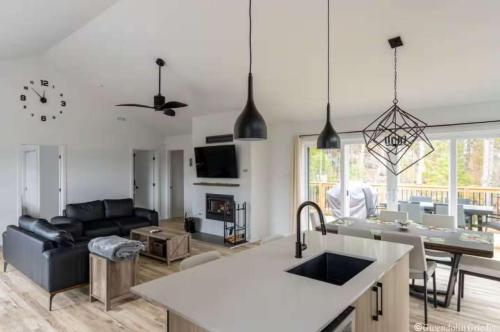 Χώρος καθιστικού στο Spa & Pool table - Chalet D-tente