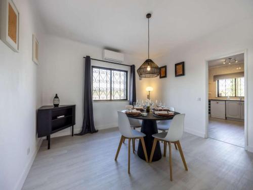 Secluded Carvoeiro Villa 3 Bedrooms Villa Urzais Modern Interiors