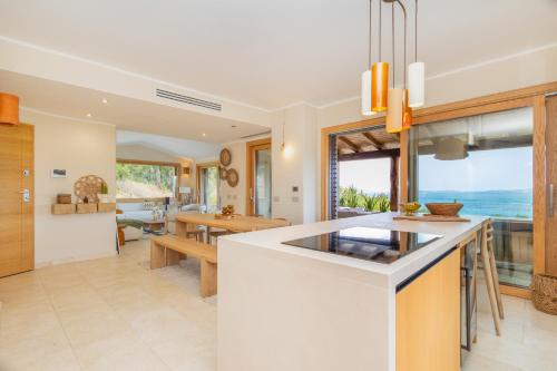 Dapur atau dapur kecil di Luxury Villa in Cala dei Ginepri