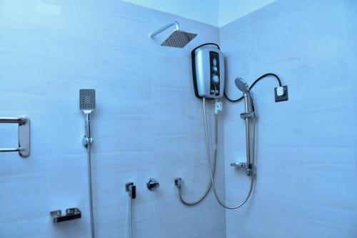 Un baño de SKY SEA-Arugambay