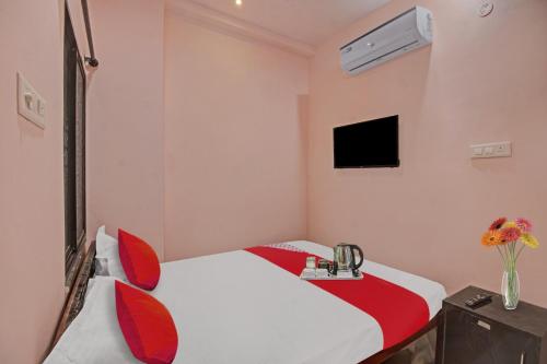 Μια τηλεόραση ή/και κέντρο ψυχαγωγίας στο Hotel O R K Guest House