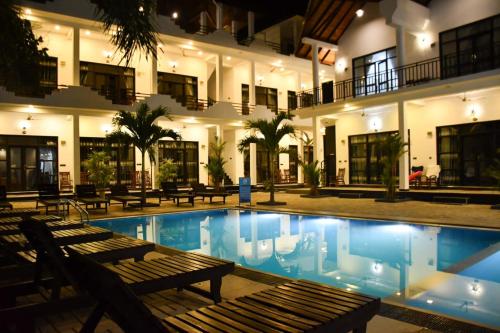 Piscina en o cerca de SKY SEA-Arugambay