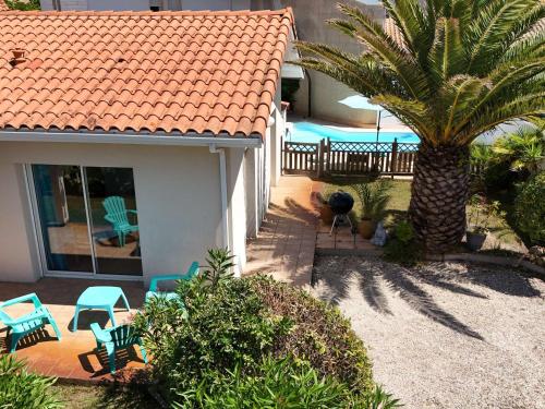 Villa ensoleillée avec terrasse près de la plage - FR-1-831-11