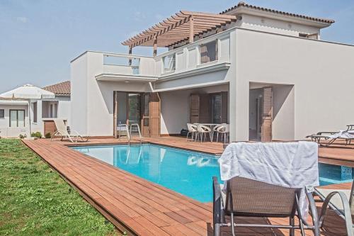 Villa Petreris Dyo - Lovely 3 Bedroom Central Ayia Napa Villa With Pool