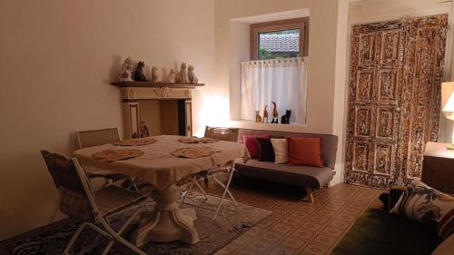 Χώρος καθιστικού στο La casa nei vigneti col giardino secreto