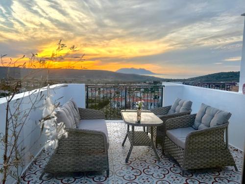 Casa Verano, duplex with sea and mountain view