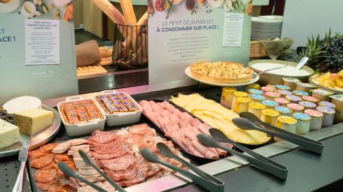 Jídlo v hotelu nebo okolí