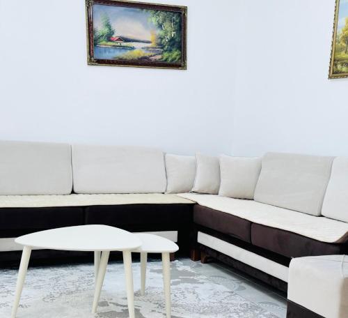 Ruang duduk di Meadow Of Stars house
