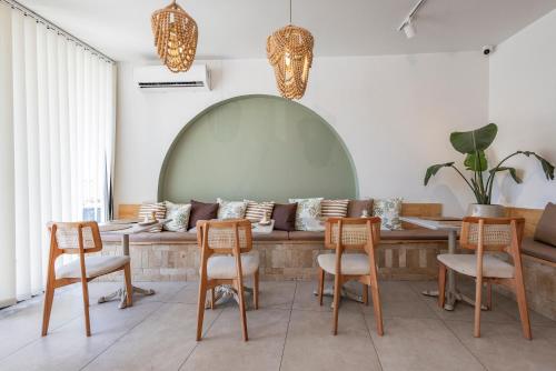 Χώρος καθιστικού στο Meshk Airport Hotel