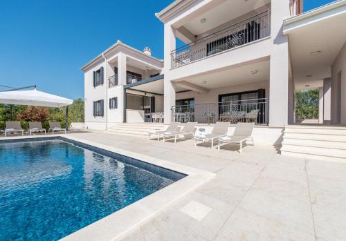 Luxurious Zadar Villa 5 Bedrooms Villa Tranquil Adore Private Heated Pool