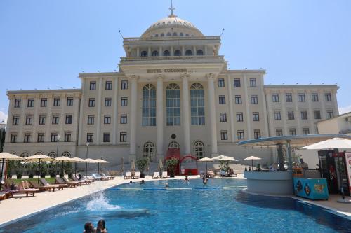 Bazén v ubytování Hotel Colombo nebo v jeho okolí
