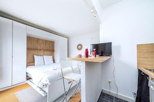 Studio cosy et équipé Paris 17 - II