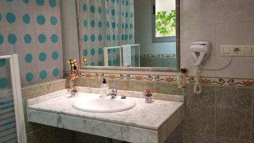 Ένα μπάνιο στο Hostal Costa Azul