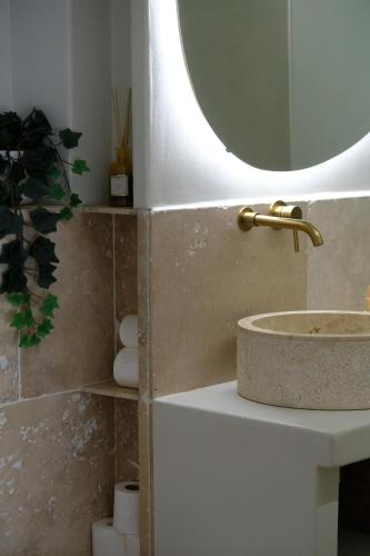 Heart of Antibes 3 BBedroom Queen beds AC Parking
