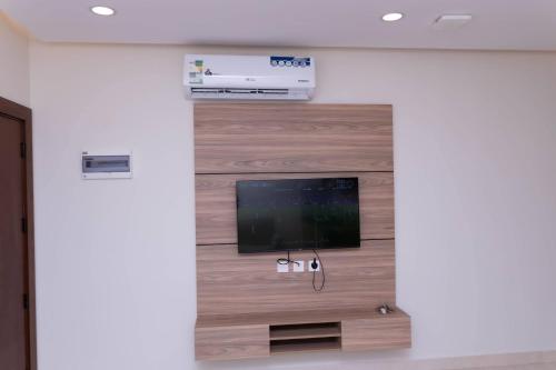 Televisyen dan/atau pusat hiburan di فندق نجمة مارينا Marina Star Hotel