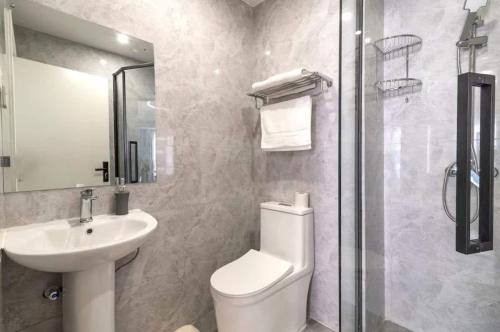 Koupelna v ubytování Raba properties