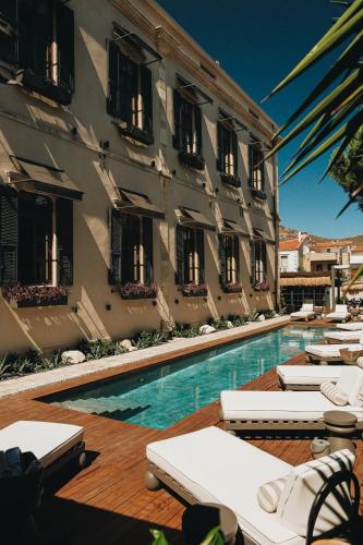 Lecole Hotel By Cityloftの敷地内または近くにあるプール