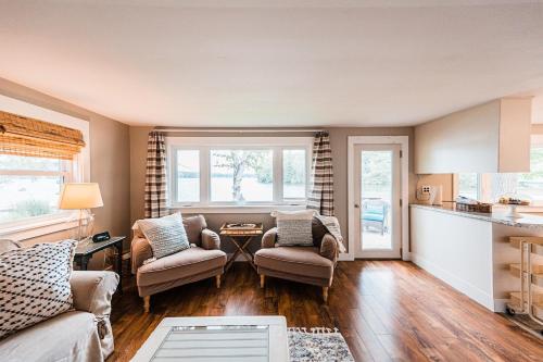 Η κουζίνα ή μικρή κουζίνα στο Cozy Keyes Cottage