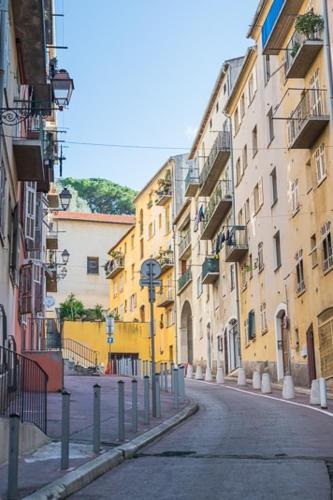 Le Comfy, cosy place dans le vieux nice avec climatisation