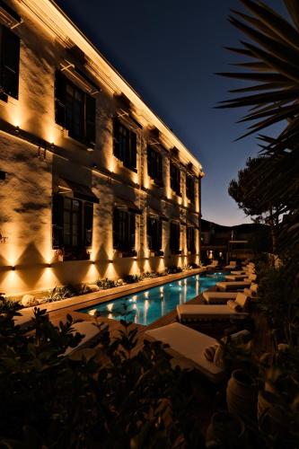Lecole Hotel By Cityloftの敷地内または近くにあるプール