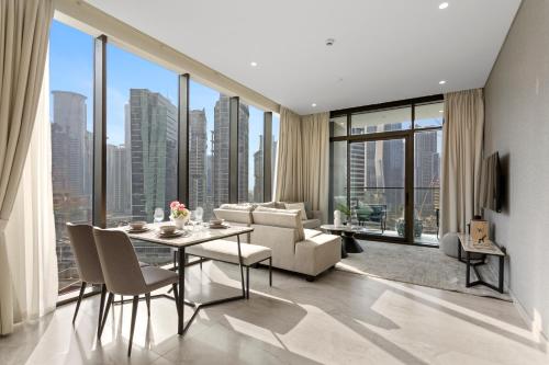 Bright 1 Bedroom with Burj Khalifa view in Peninsula