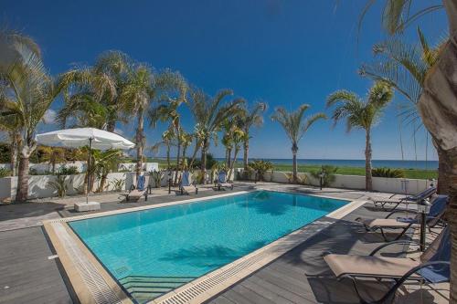 Villa Adaman - Stunning 3 Bedroom Seafront Villa With Pool - Close To The Beach