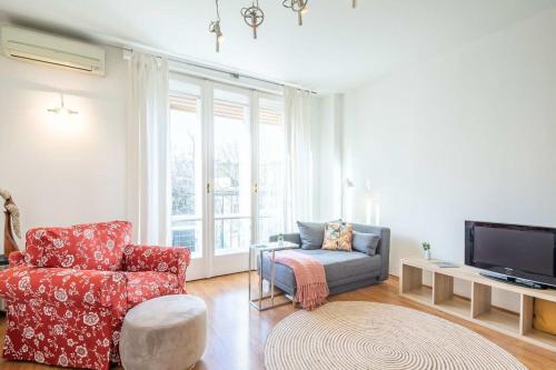 Vintage romantic home for couples on Buda hills