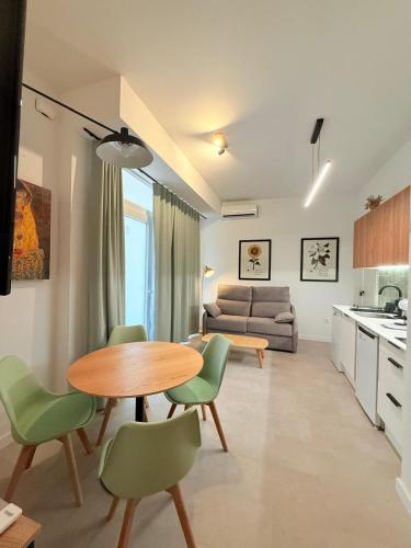 Travel Habitat Oceanografic Suites