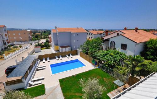 Awesome Apartment In Novigrad With Swimming Pool