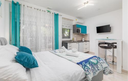 Lovely Apartment In Pula With Wifi