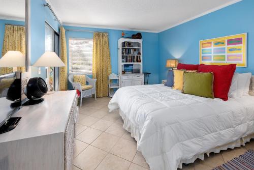 Ένα ή περισσότερα κρεβάτια σε δωμάτιο στο Shipwatch #204