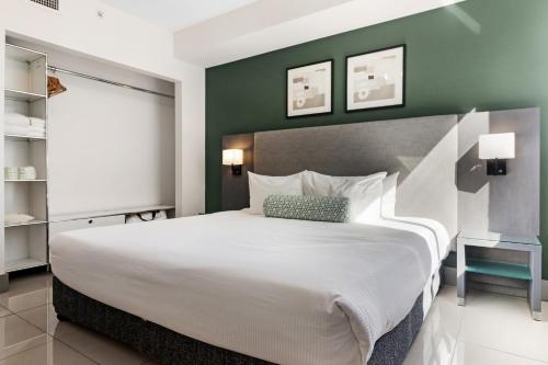 Cama o camas de una habitación en Roami at Habitat Brickell