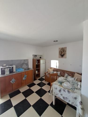 Kuchyň nebo kuchyňský kout v ubytování Nikol's house