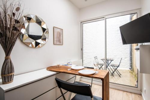 Small Functional & Quiet Apartment with courtyard