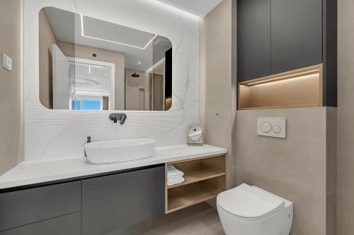 Ένα μπάνιο στο Green Dream - La Luna Residence