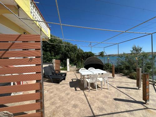 Villa M, Apartment for 5 Persons direct on the beach