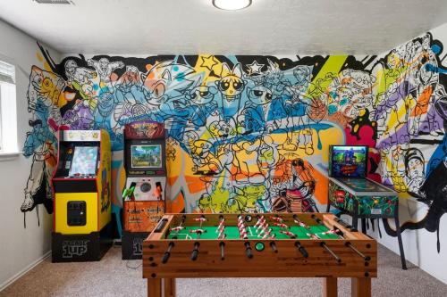 Awesome house near BYU with lots of amenitiesにあるゲームルーム