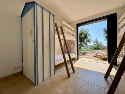 Fotografie z fotogalerie ubytování Villa la Caladine in a quiet location v destinaci Bormes-les-Mimosas
