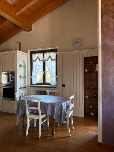 Η κουζίνα ή μικρή κουζίνα στο Casa Valsassina